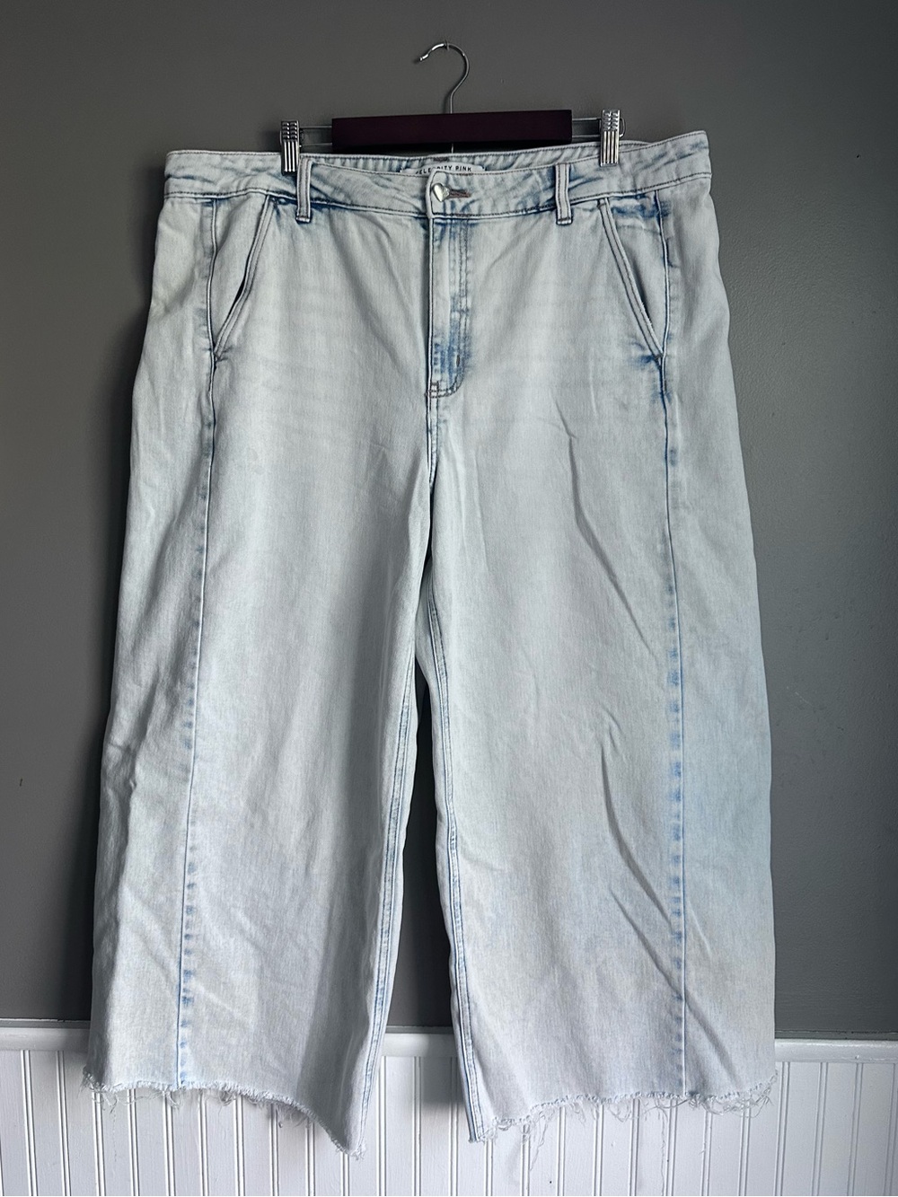 Celebrity Pink Women’s High Rise Wide Leg Jeans – Size 19